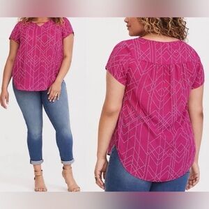 Torrid 3 raspberry dot keyhole Georgette blouse